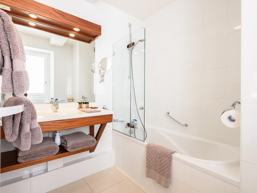 Hotel Les Almadies - Coeur De Ville Saint-Jean-de-Luz Zewnętrze zdjęcie