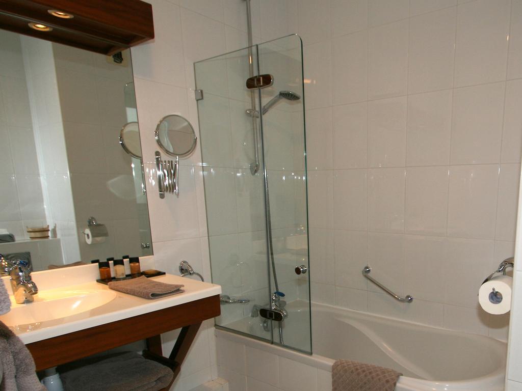 Hotel Les Almadies - Coeur De Ville Saint-Jean-de-Luz Pokój zdjęcie