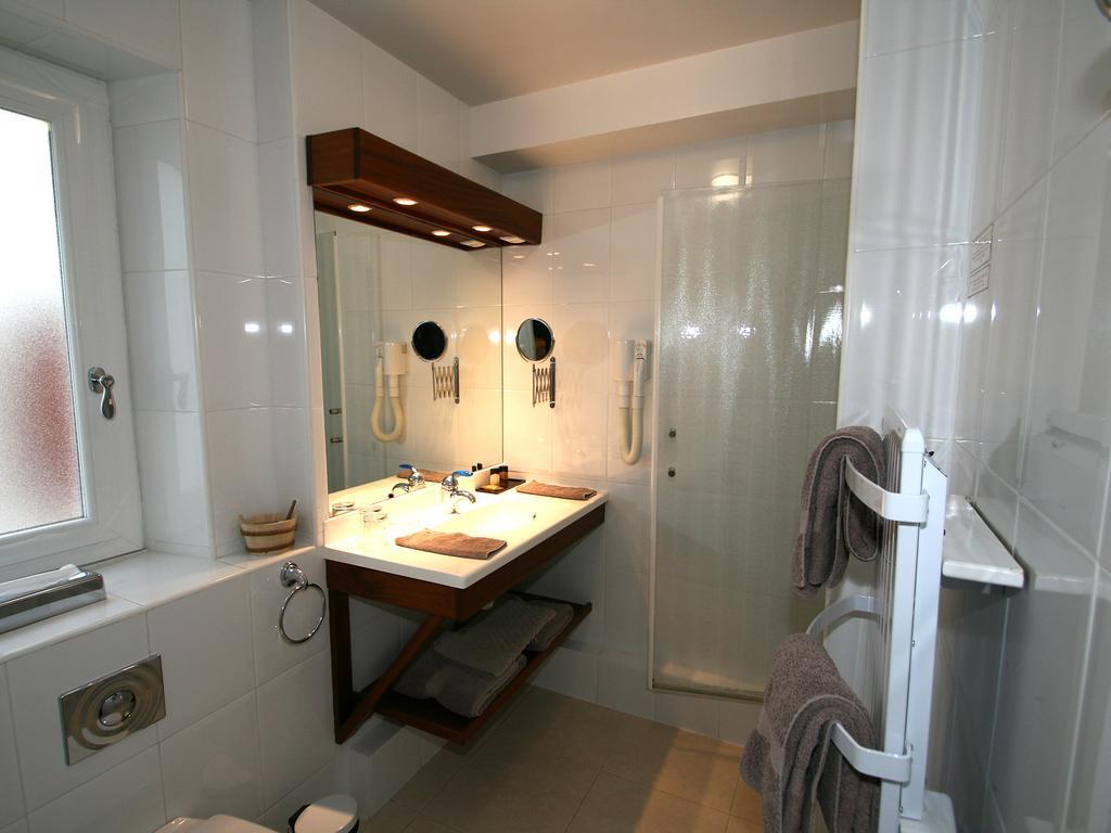 Hotel Les Almadies - Coeur De Ville Saint-Jean-de-Luz Pokój zdjęcie
