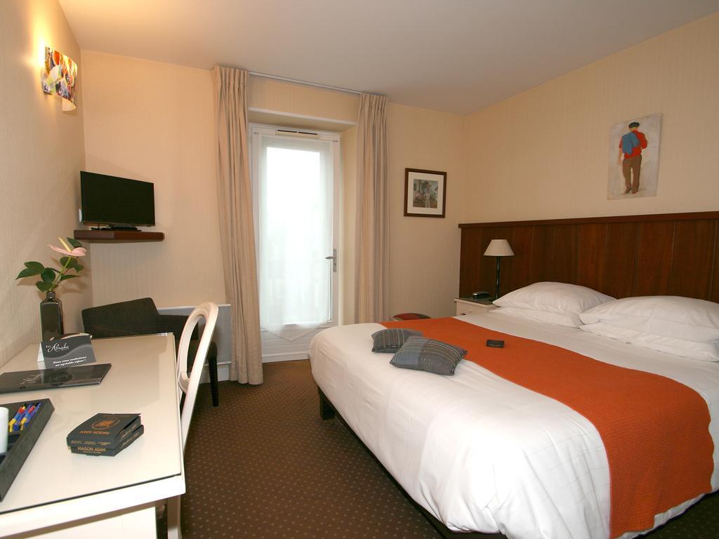 Hotel Les Almadies - Coeur De Ville Saint-Jean-de-Luz Pokój zdjęcie